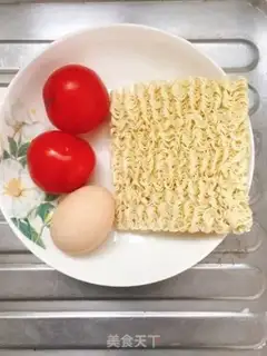 Make Tomato egg noodles step 0