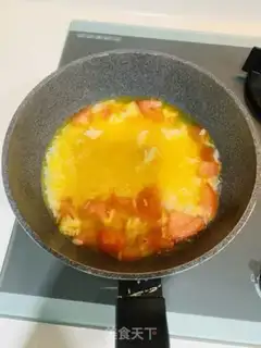 Make Tomato eggs and rice step 2
