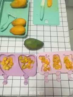 Make Mango popsicle step 2