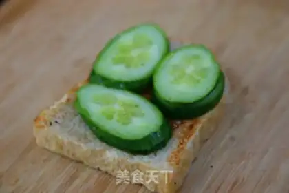 Make Tuna sandwich step 6