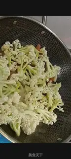Make Tomato cooks organic broccoli step 4