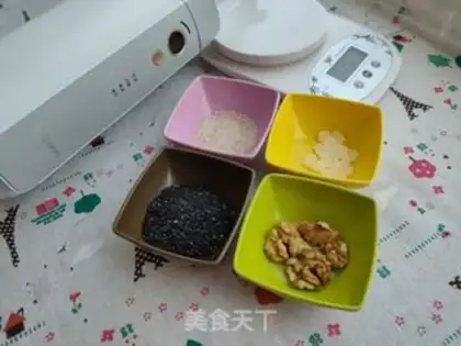 Make walnut sesame paste step 0