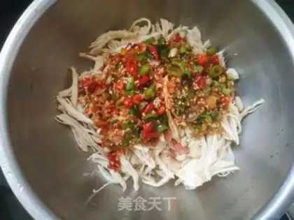 Make Spicy chicken silk step 14