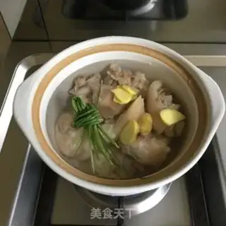 Make Pork-hot-hot soup step 1