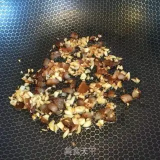 Make Garlic pasta beans step 1