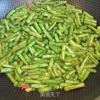 Make Garlic pasta beans step 3