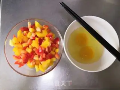 Make Pepper fried eggs step 0