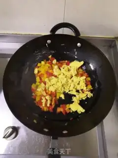 Make Pepper fried eggs step 8