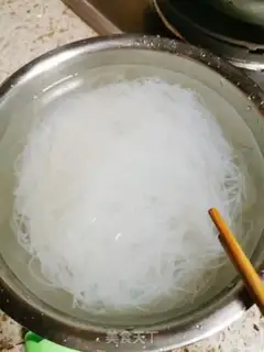 Make A garlic fan with a shrimp back step 3