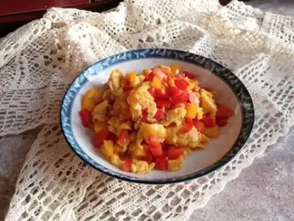 Make Pepper fried eggs step 11