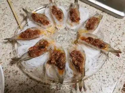 Make A garlic fan with a shrimp back step 9