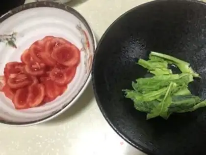 Make Tomato omelet noodles step 0