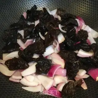 Make The onions are fried step 2