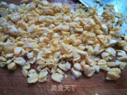Make Egg and corn step 0