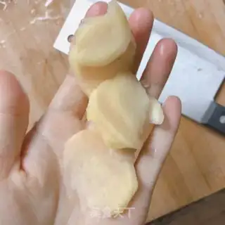 Make Chicken soup for durian shells step 3