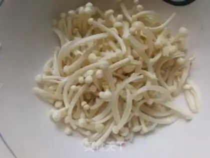 Make Sour sauerkraut pork dumplings step 2