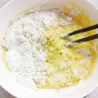 Make Milk eggs, all-wheat waffles step 4
