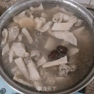 Make Chicken soup for durian shells step 4