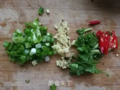 Make Spicy tart seaweed soup step 2