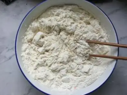 Make Cream-crumbed egg powder bag step 2