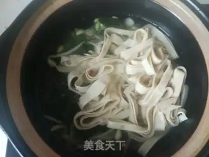 Make Spicy tart seaweed soup step 6