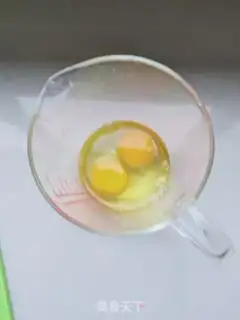 Make Oyster tomatoes, fried eggs step 1
