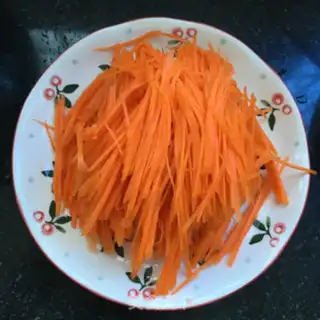 Make A brown carrot with potatoes step 2