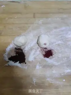 Make Little chicken bean bun step 5