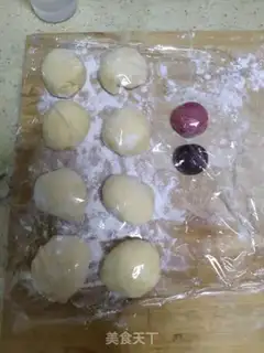 Make Little chicken bean bun step 9