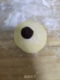Make Little chicken bean bun step 10
