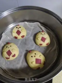 Make Little chicken bean bun step 16