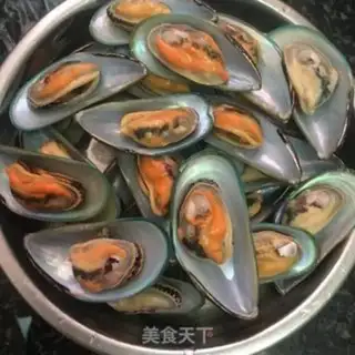 Make Curry seafood pan step 3