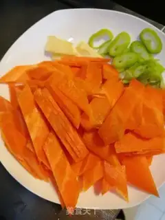 Make Carrot and meat step 0
