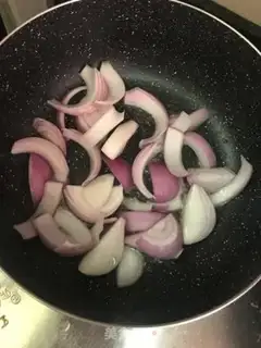 Make Curry seafood pan step 6