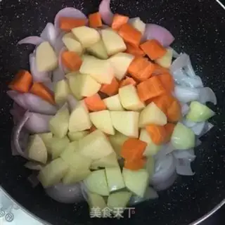 Make Curry seafood pan step 7