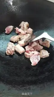 Make The meat and eggs are stewed step 2