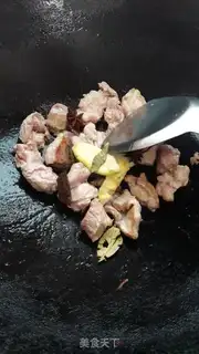 Make The meat and eggs are stewed step 3