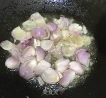 Make Roast chicken with red onions step 2