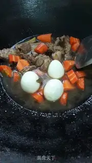 Make The meat and eggs are stewed step 7