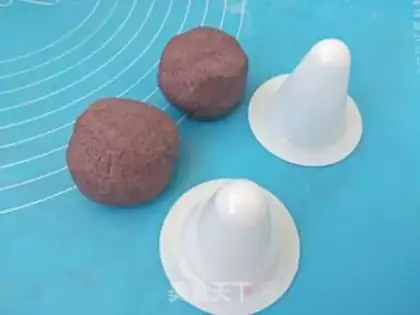 Make Black fragrance step 2