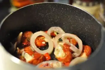 Make Spicy little lobster tail step 1