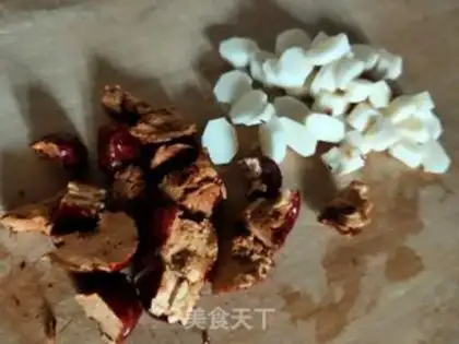 Make Red Date Mountain medicine, black rice step 1