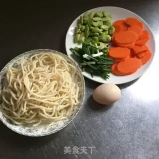 Make Carrot-peased noodles step 0