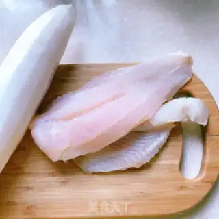 Make The radish fishball step 0