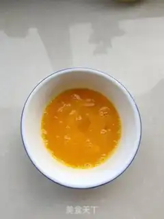 Make Eggs from the lettuce step 1