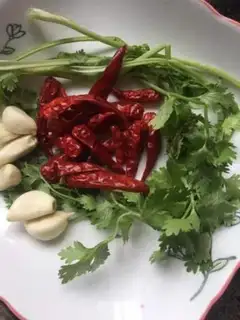 Make Red-fried prawn step 1