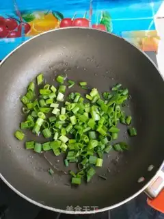 Make Eggs from the lettuce step 2