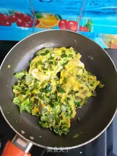 Make Eggs from the lettuce step 5