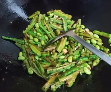 Make Spicy bean-cracker step 5