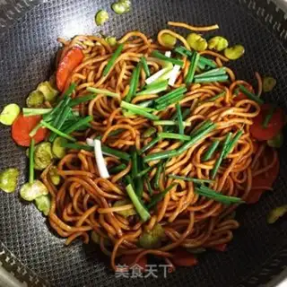 Make Carrot-peased noodles step 7